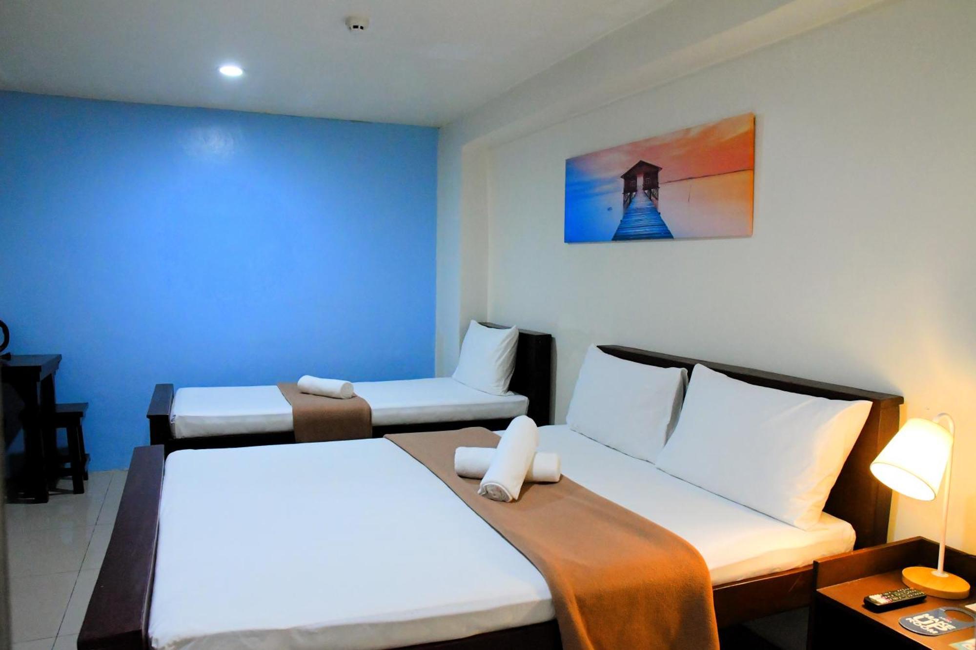 Arzo Hotel Makati Makati City Exterior photo