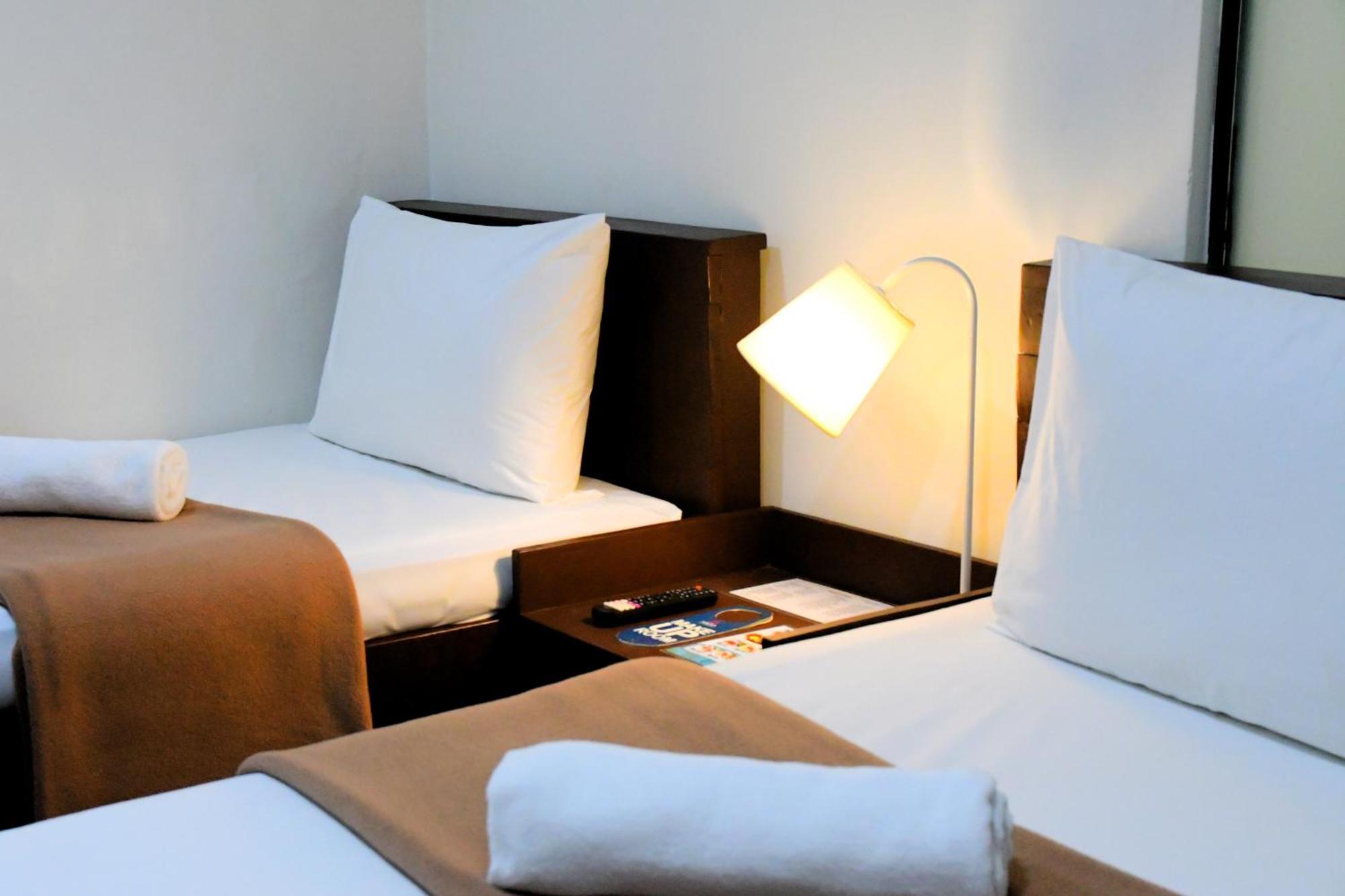 Arzo Hotel Makati Makati City Exterior photo